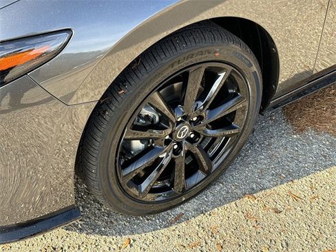 New 2026 MAZDA MAZDA3 Hatchback w/Premium Plus Pkg image 10
