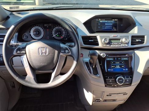 Used 2016 Honda Odyssey SE image 16