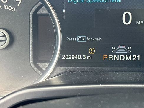 Used 2015 Ford F150 Platinum w/ Equipment Group 701A Luxury image 22