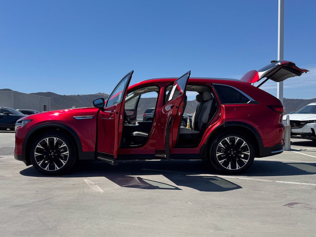 Certified 2024 MAZDA CX-90 Plug-In Hybrid w/ Premium Pkg AWD/4WD image 28