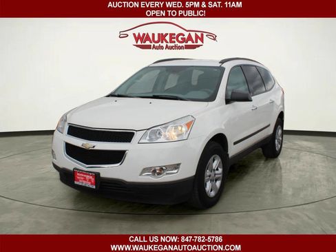 Used 2012 Chevrolet Traverse LS FWD image 1