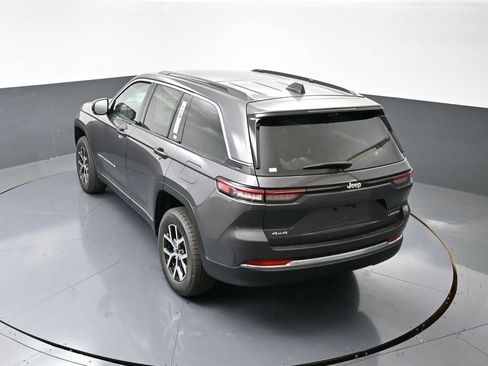 New 2025 Jeep Grand Cherokee Limited w/ Luxury Tech Group II image 44