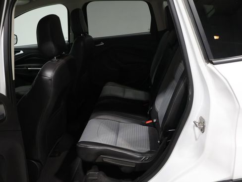 Used 2019 Ford Escape SE image 18