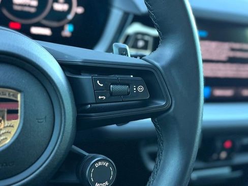 Certified 2025 Porsche Cayenne image 21