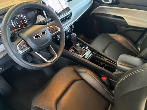 Used 2025 Jeep Compass Limited AWD/4WD image 10