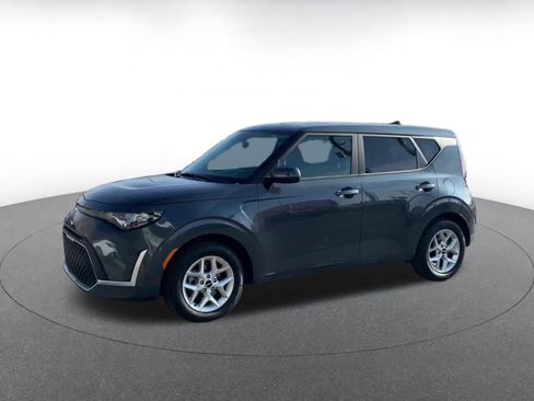 Used 2025 Kia Soul LX w/ LX Technology Package image 8
