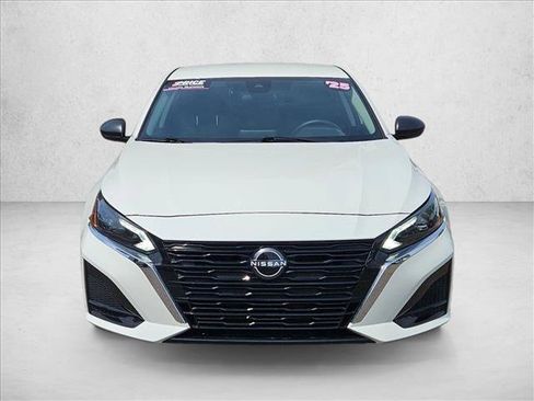 Certified 2025 Nissan Altima 2.5 S FWD image 2