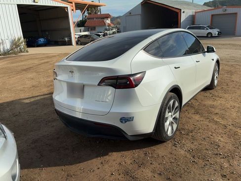 Used 2021 Tesla Model Y Long Range image 4