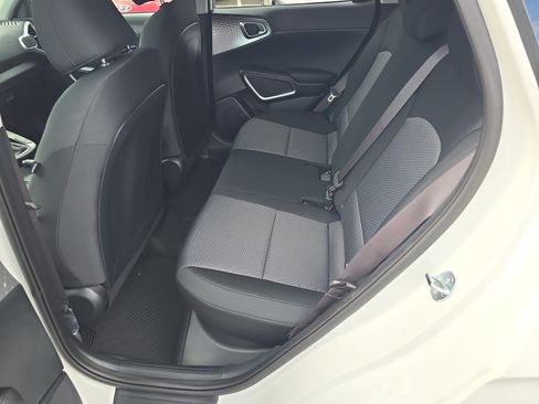 Certified 2025 Kia Soul LX w/ LX Technology Package FWD image 16