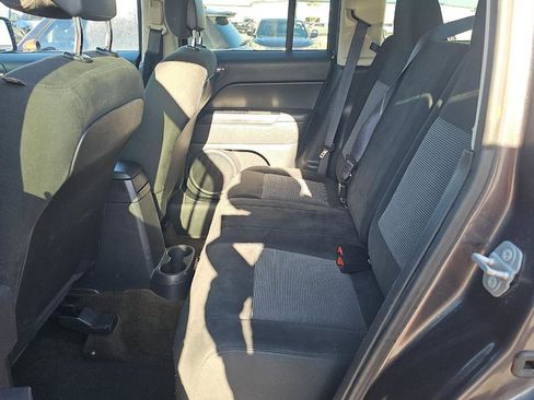 Used 2016 Jeep Patriot Latitude AWD/4WD image 13