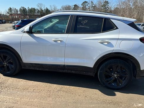 Used 2024 Buick Encore GX Sport Touring image 11