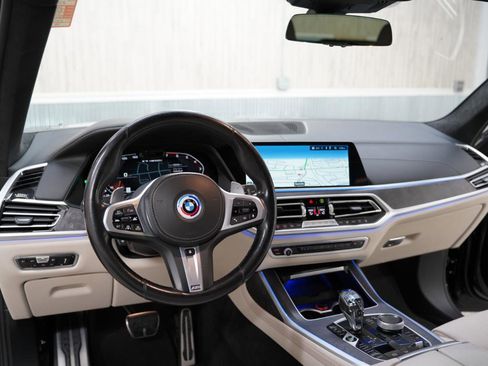 Used 2022 BMW X7 M50i w/ Dynamic Handling Package image 11