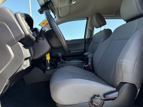 Used 2023 Toyota Tacoma SR image 9