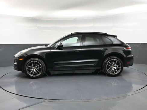 Certified 2026 Porsche Macan AWD/4WD image 2