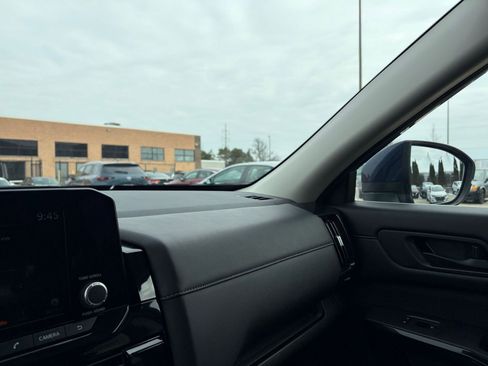 Used 2025 Nissan Pathfinder SV image 37