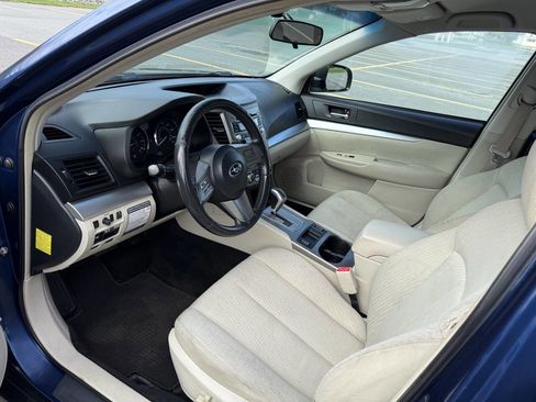 Used 2011 Subaru Outback 2.5i Premium w/ All-Weather Pkg image 9