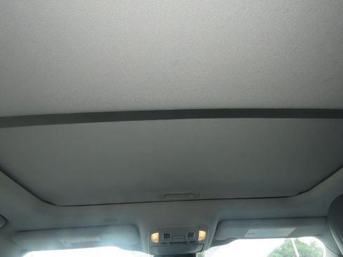 Used 2020 Toyota Highlander Limited FWD image 20