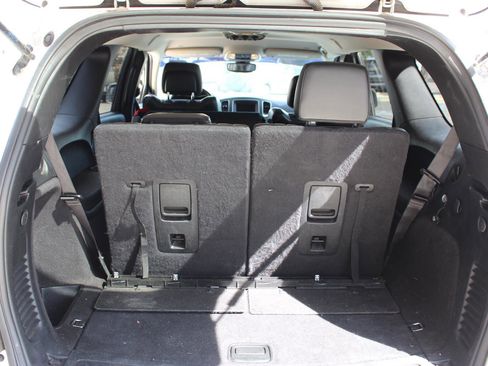 Used 2020 Dodge Durango SXT image 34