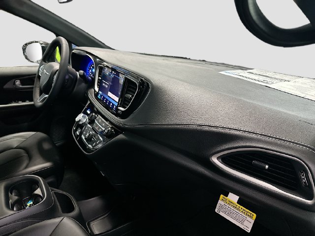 New 2026 Chrysler Pacifica Select AWD/4WD image 30