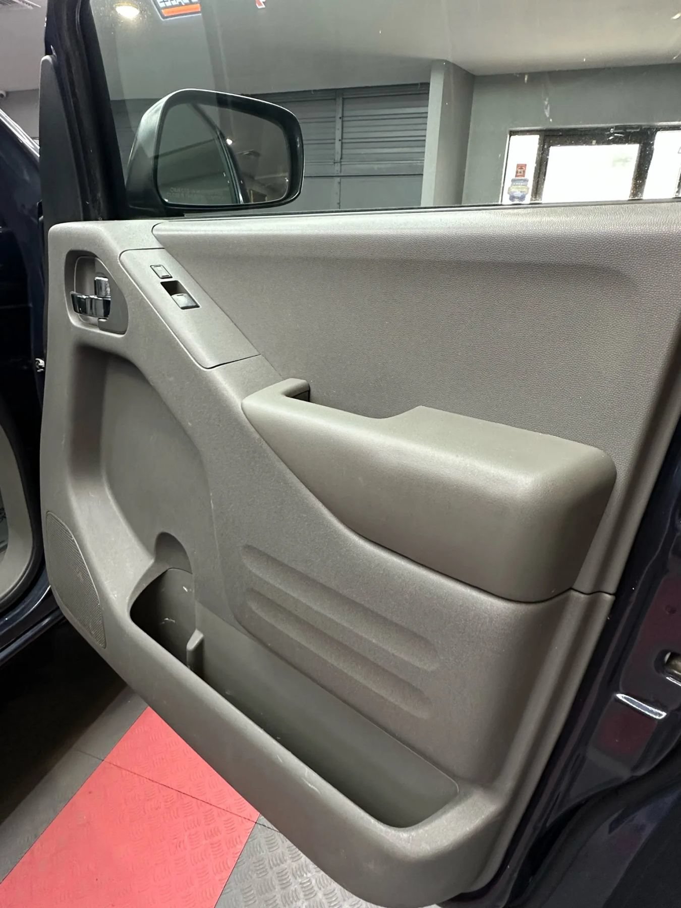 Used 2018 Nissan Frontier SV RWD image 35
