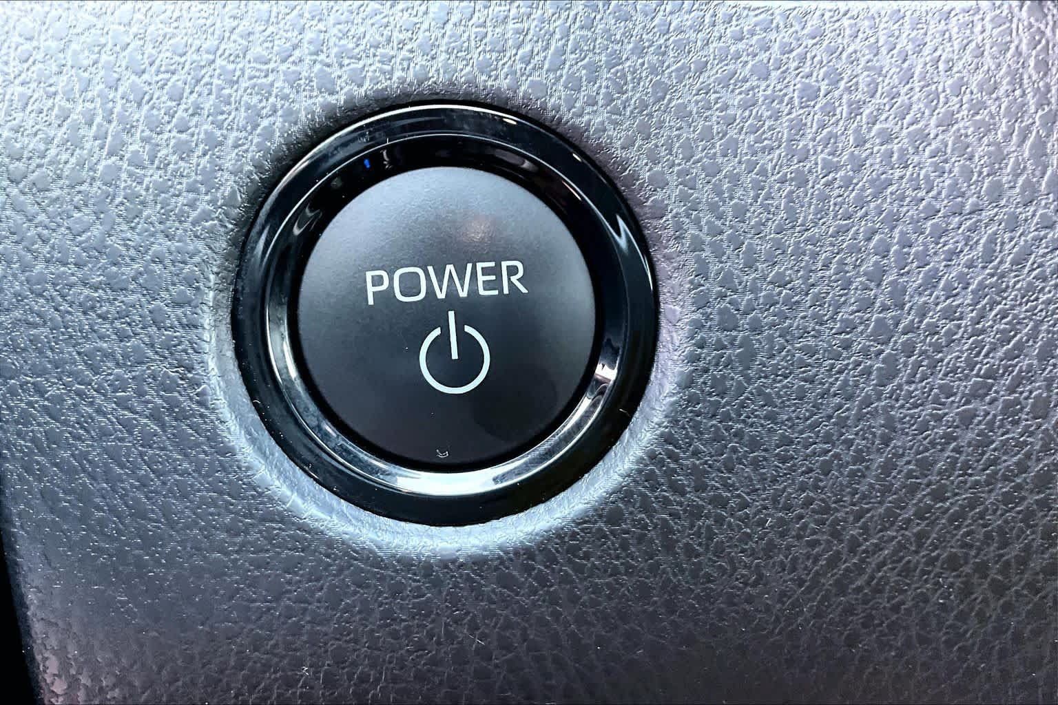 Used 2026 Toyota Camry SE w/ Convenience Package FWD image 32