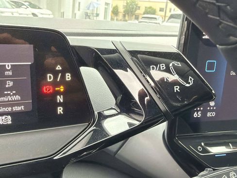 Certified 2023 Volkswagen ID.4 Pro RWD image 23