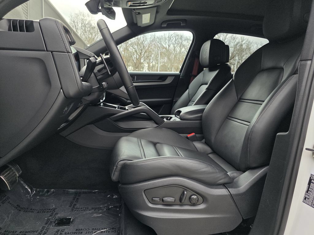 Certified 2025 Porsche Cayenne E-Hybrid AWD/4WD image 16