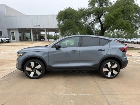 Certified 2023 Volvo C40 P8 Recharge Ultimate w/ Protection Package Premier AWD/4WD image 3