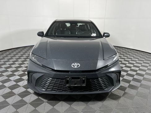 Used 2025 Toyota Camry SE FWD image 2