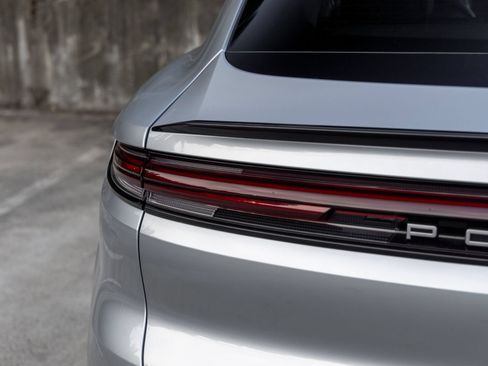Certified 2026 Porsche Cayenne Coupe AWD/4WD image 18
