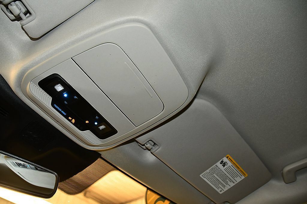 Used 2025 Ford Expedition Active AWD/4WD image 23