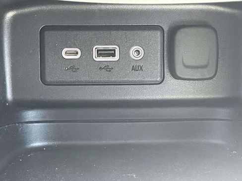 Used 2024 Chevrolet Equinox LS FWD image 28