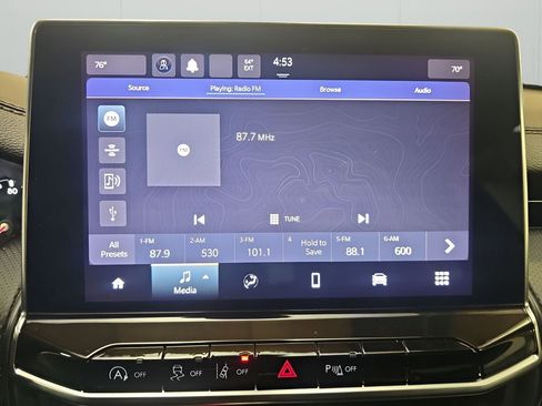 Used 2023 Jeep Compass Trailhawk image 18