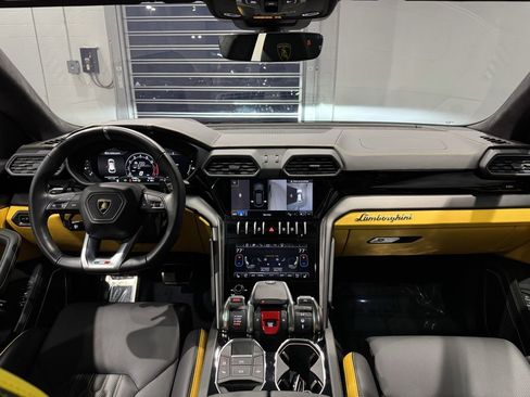 Used 2024 Lamborghini Urus S image 48
