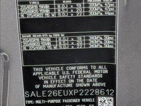 Certified 2023 Land Rover Defender 90 X-Dynamic SE image 25