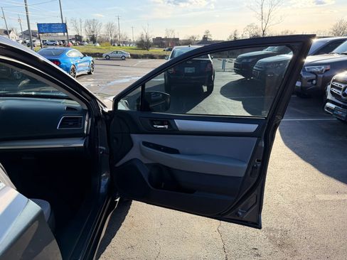 Used 2018 Subaru Outback 2.5i Premium AWD/4WD image 35