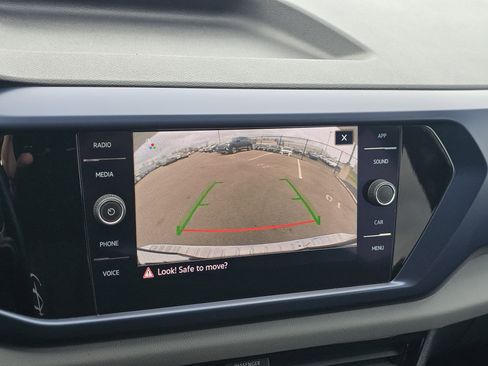 Used 2022 Volkswagen Taos SE image 12