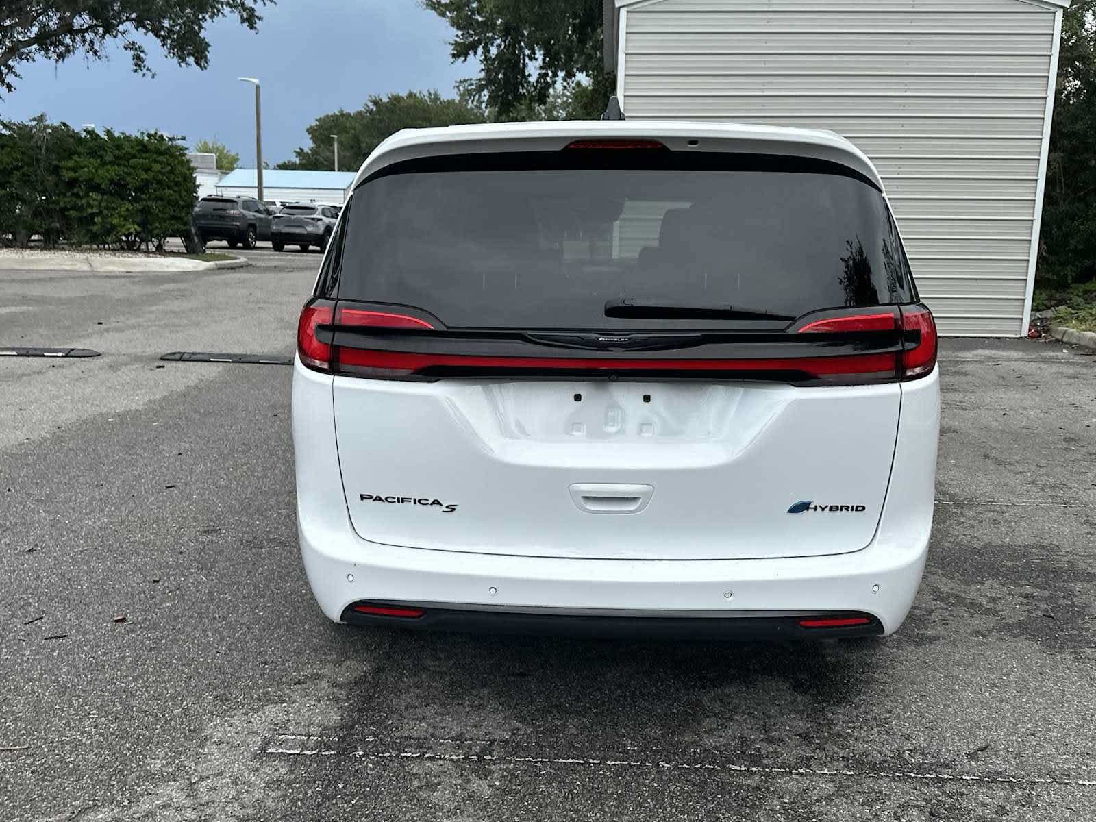 Used 2024 Chrysler Pacifica Limited FWD image 5