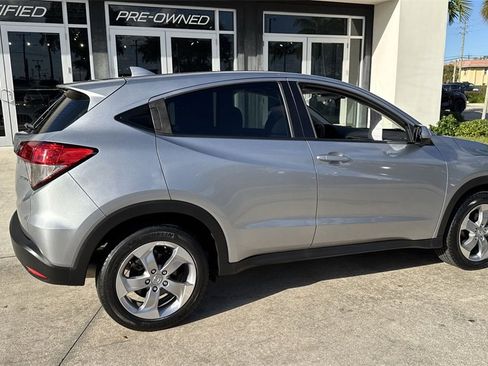 Used 2020 Honda HR-V LX image 5