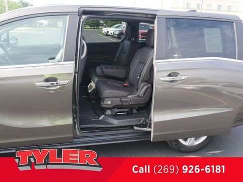 Used 2018 Honda Odyssey EX-L image 19
