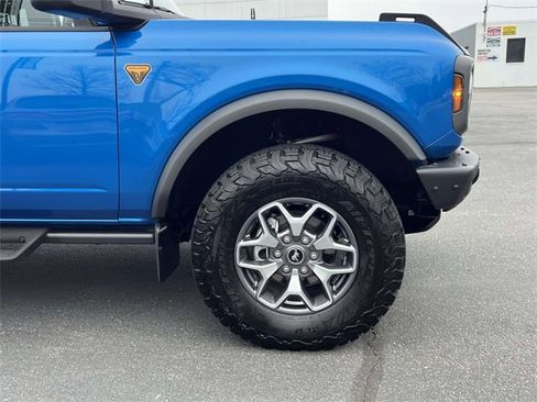 Used 2024 Ford Bronco Badlands image 6
