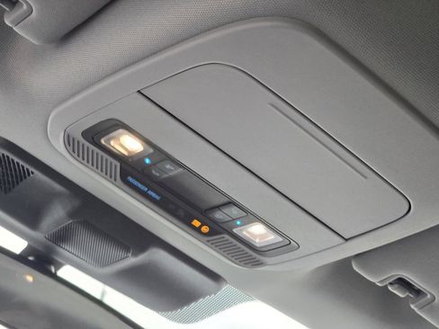 Used 2025 Ford F350 XLT image 32