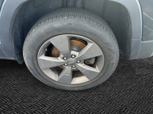 Certified 2016 Jeep Cherokee 75th Anniversary image 11