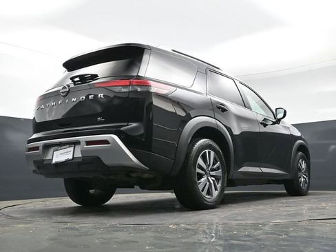 Used 2025 Nissan Pathfinder SL FWD image 35