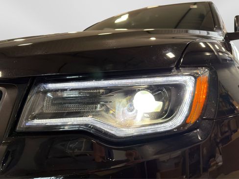 Used 2021 Jeep Grand Cherokee Limited AWD/4WD image 14