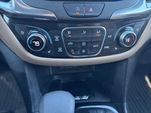 Used 2022 Chevrolet Equinox Premier image 25