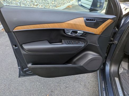 Certified 2023 Volvo XC90 B5 Plus w/ Protection Package Premier image 12