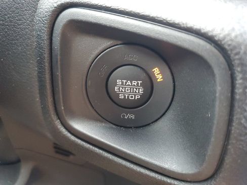 Used 2025 Jeep Wrangler Sport AWD/4WD image 23