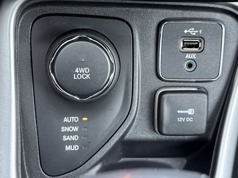 Used 2020 Jeep Compass Sport AWD/4WD image 21