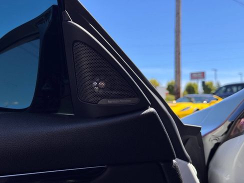 Used 2018 BMW M4 Coupe w/ Competition Package RWD image 25